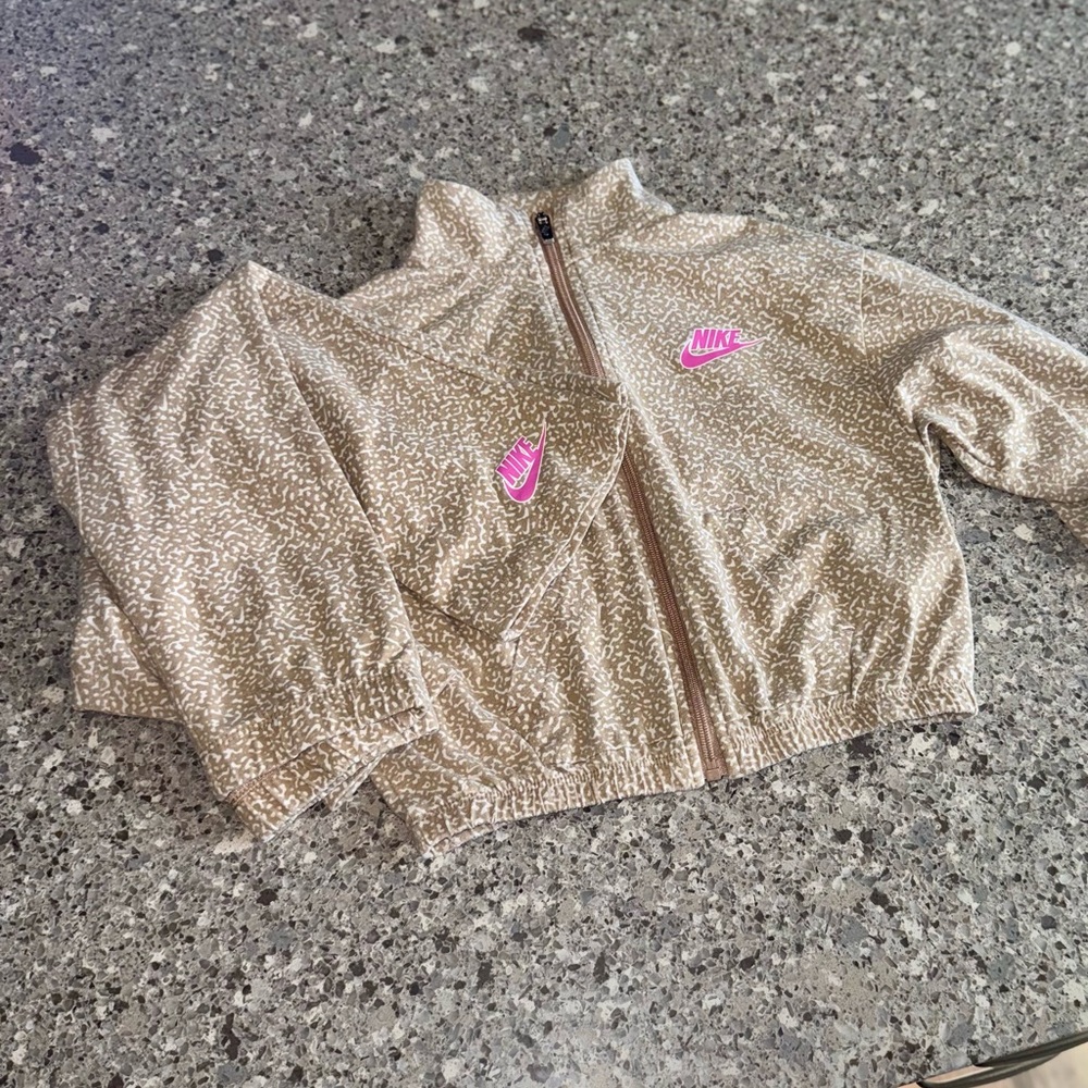 Nike l Kids' Notebook Allover Print Jacket And Leggings Set l Size: small (5/6) - Picture 2 of 12
